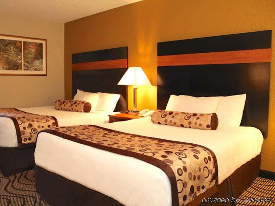 La Quinta Inn By Wyndham Sandusky Near Cedar Point Exterior foto